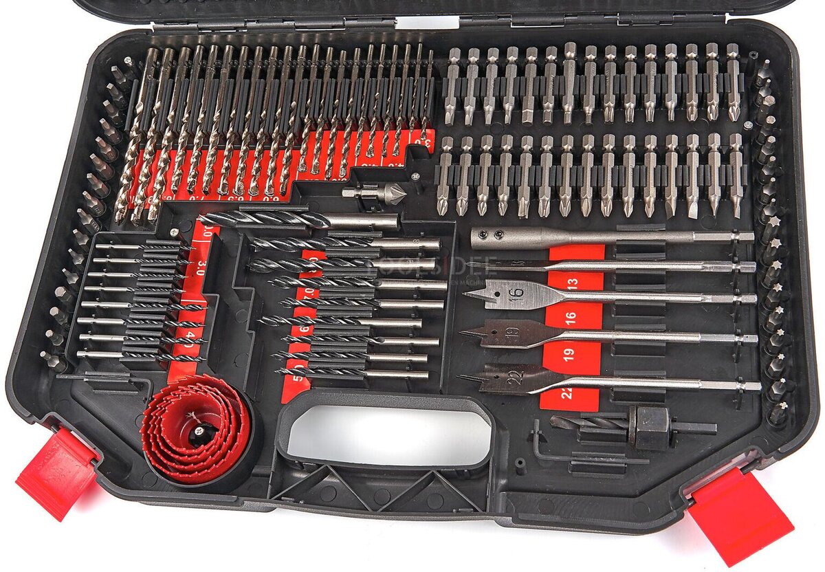 HBM 246 stykke bitsett komplett inkludert metallbor, trebor, hastighetsbor og hullsager