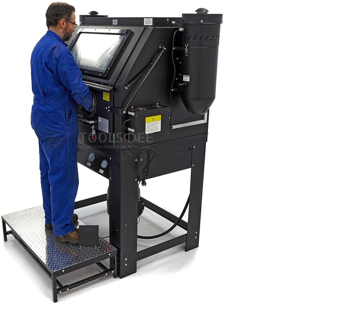 HBM Hochdruck-Strahlkabine SBC 990 mit 2 Abluftventilatoren