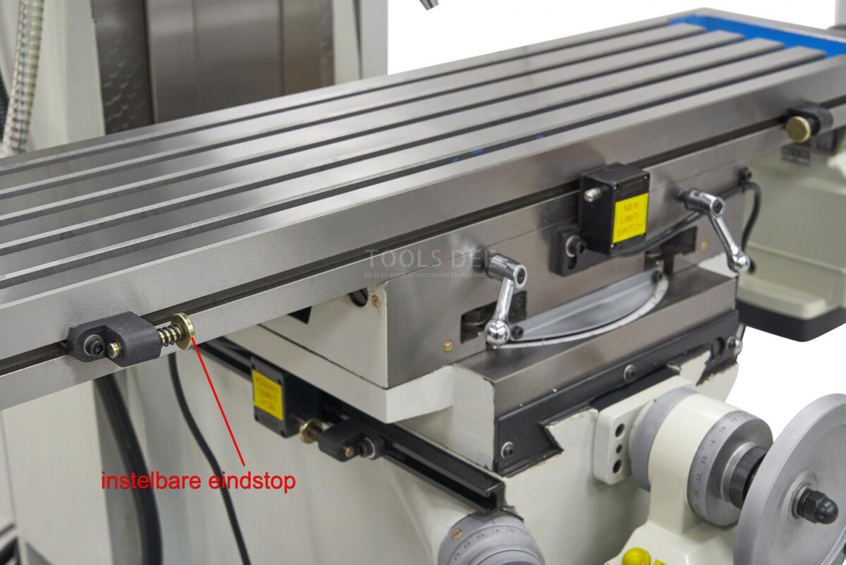 HBM BF 60 Profesjonell fresemaskin med 3 akse LCD Digital avlesningssystem HBM BF 60 Profesjonell fresemaskin med 3 akse LCD Digital avlesningssystem