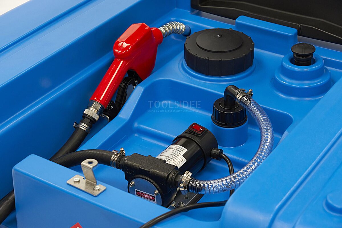 HBM 12 Volt 200 liters plastisk dieseltank