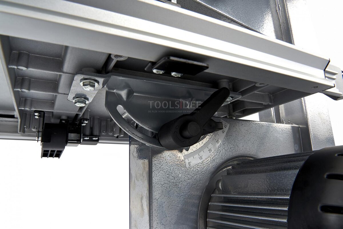 HBM 200 mm. Houtlintzaagmachine met Uitschuifbare en Kantelbare Zaagtafel