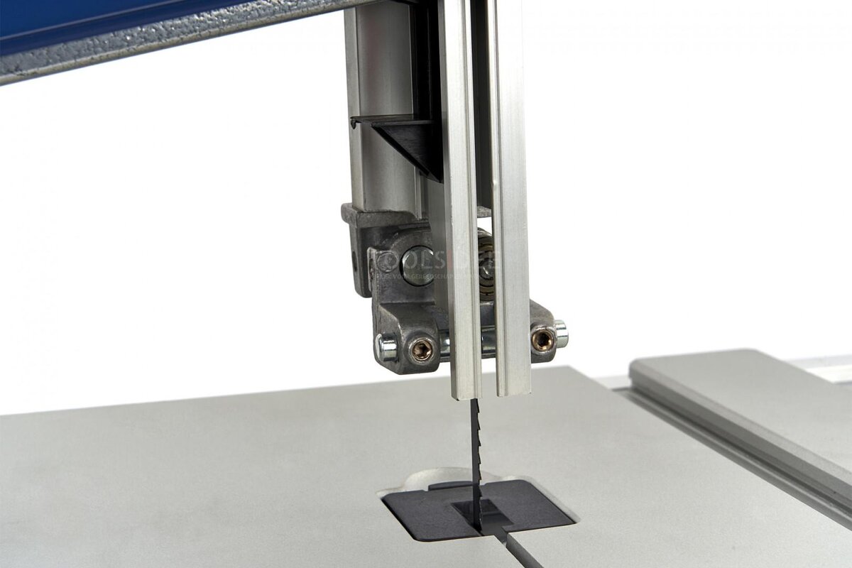 HBM 200 mm. Houtlintzaagmachine met Uitschuifbare en Kantelbare Zaagtafel