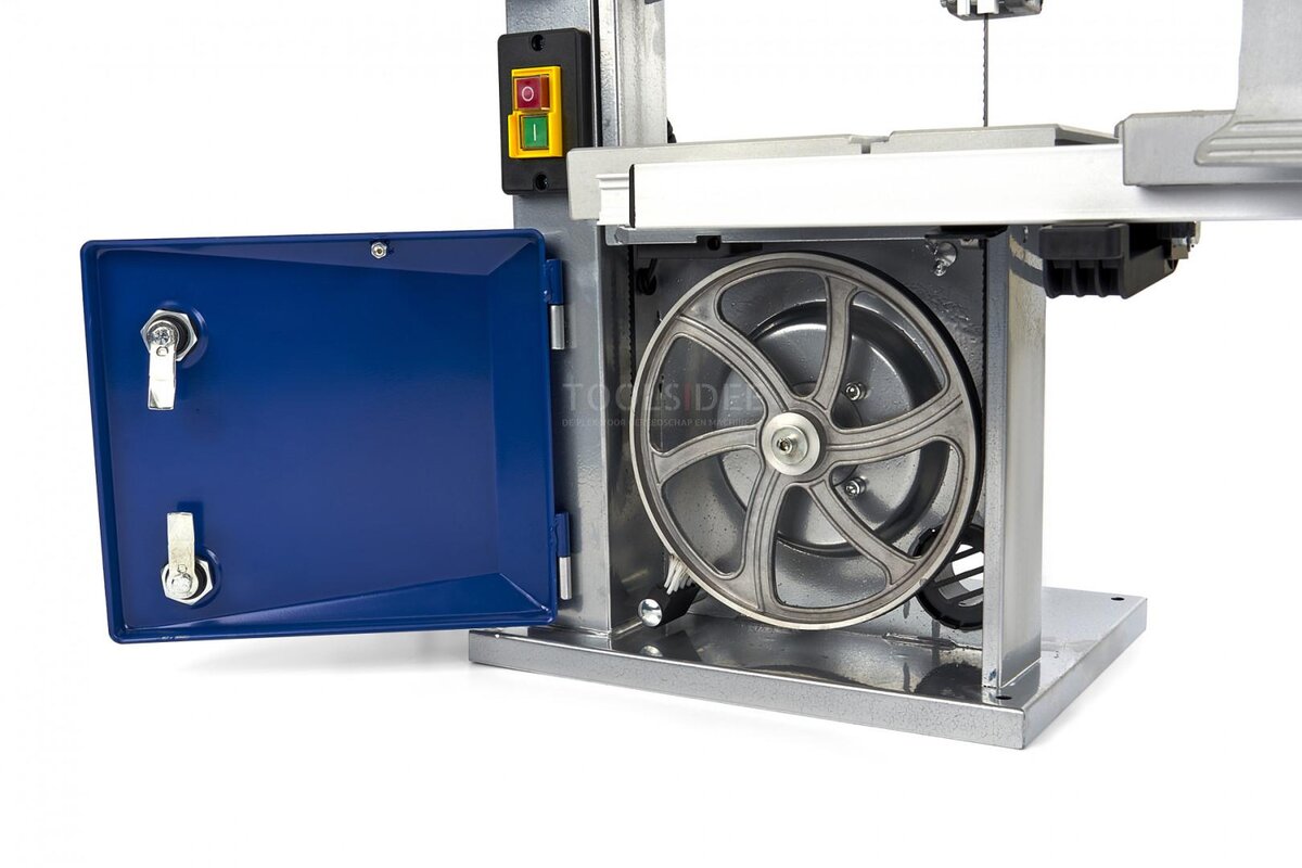 HBM 200 mm. Houtlintzaagmachine met Uitschuifbare en Kantelbare Zaagtafel