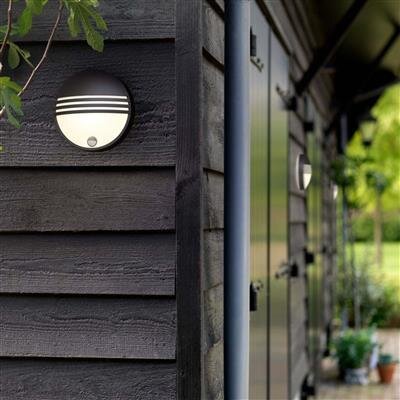 Philips Yarrow IR wall lantern black 1x6W 230V Philips Yarrow IR wall lantern black 1x6W 230V