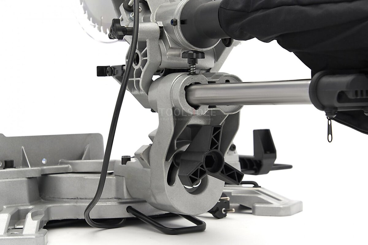 Sega radiale HBM 254 x 70 mm, sega a croce, sega a traino con laser