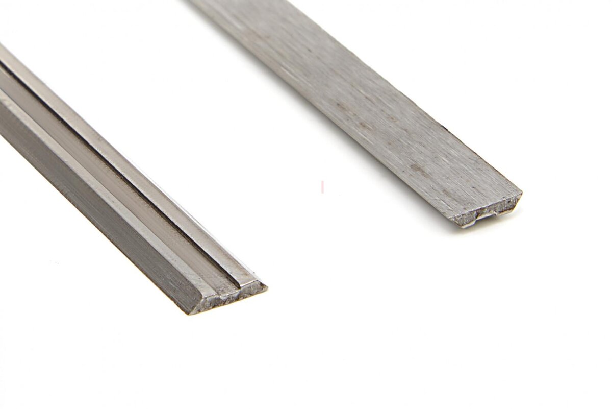 HBM Messerset für den HBM 900 Watt professionellen Elektrohobel mit einer Hobelbreite von 82 mm HBM Messerset für den HBM 900 Watt professionellen Elektrohobel mit einer Hobelbreite von 82 mm