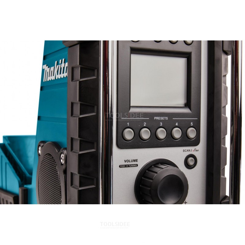 Makita DMR116 10.8 - 18V Li-ion Battery Construction Radio - FM/AM - Works on Mains & Battery