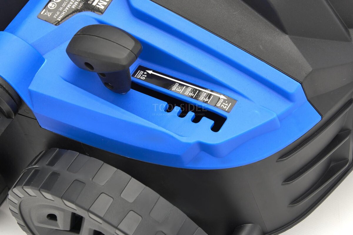 HBM 1500-W-Vertikutierer 360 mm inklusive Rakel