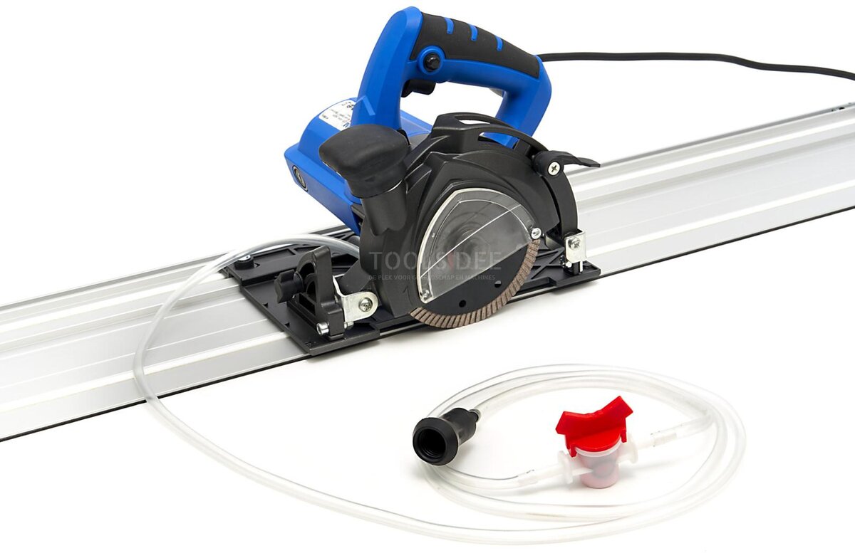 HBM 1400W Stone Incursion Hand Saw Water Cooled With Ruler 3 x 500 mm and 3 Diamond Saw Blades HBM 1400W Stone Incursion Hand Saw Water Cooled With Ruler 3 x 500 mm and 3 Diamond Saw Blades
