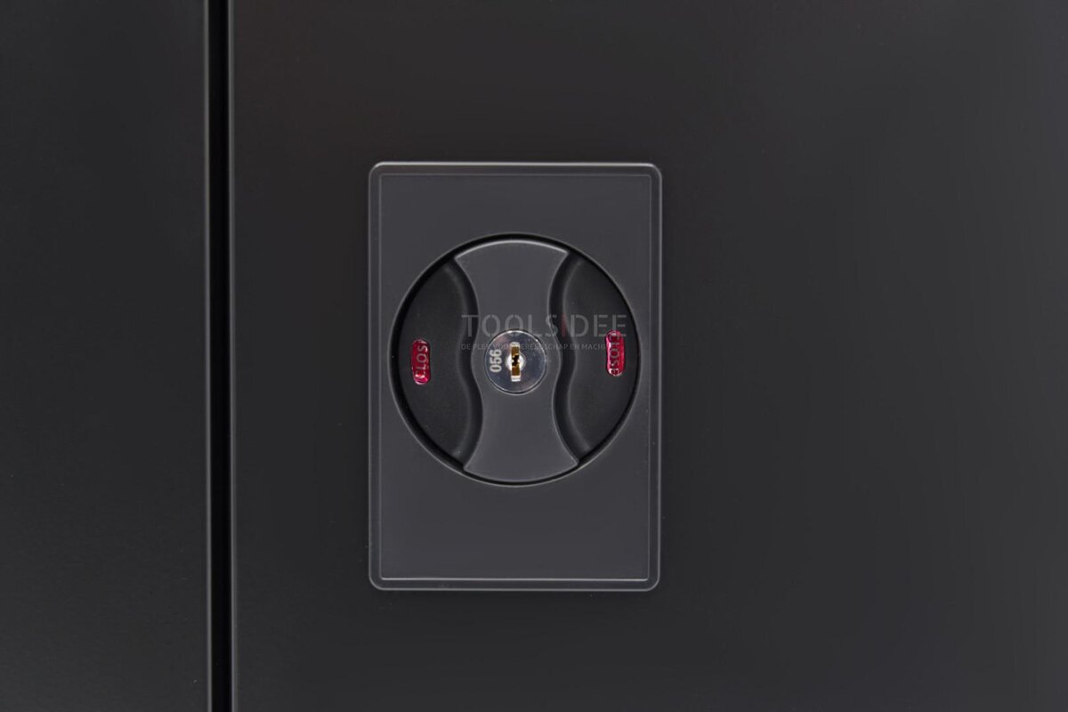 HBM Profi Tool cabinet 90 x 45 x 90 cm. with 3 shelves HBM Profi Tool cabinet 90 x 45 x 90 cm. with 3 shelves