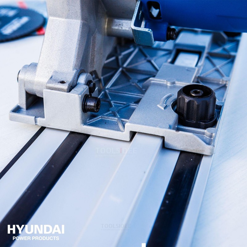 Scie plongeante Hyundai dans rail 1050W
