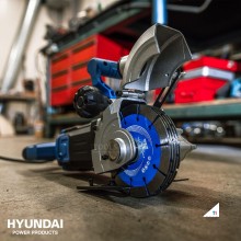 Hyundai muurfrees 2400W 5 bladen