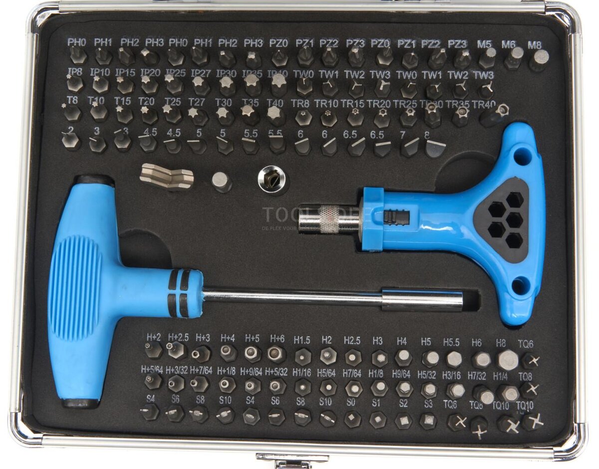 HBM CRV bitsæt med T-greb og håndskralde 147 stk