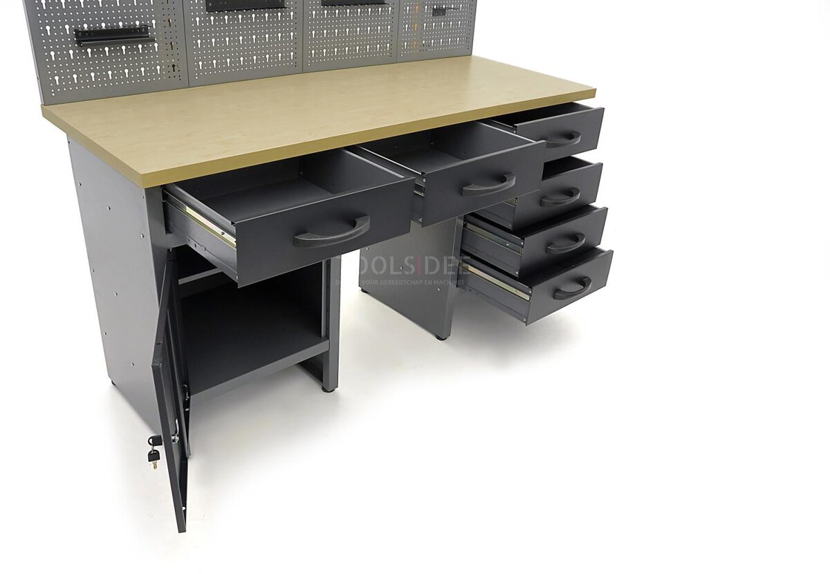 HBM arbeidsbenk med dører 160 x 60 x 200 cm HBM arbeidsbenk med dører 160 x 60 x 200 cm