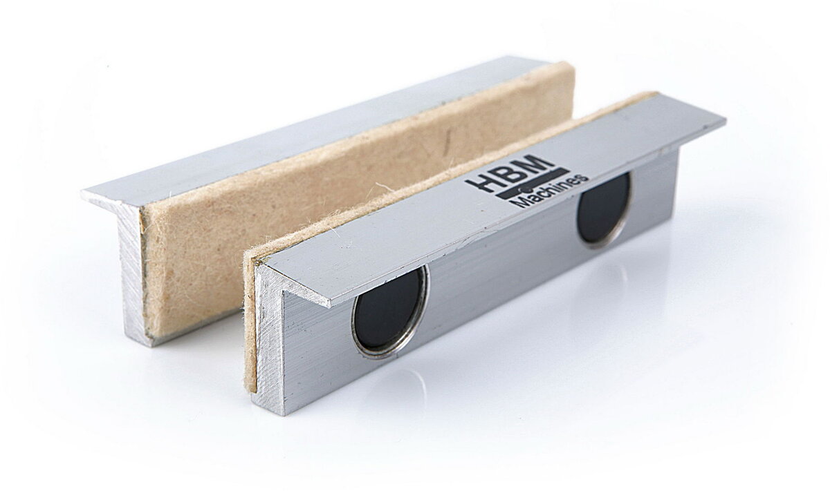 HBM alumiiniset kiinnitysleuat huovalla