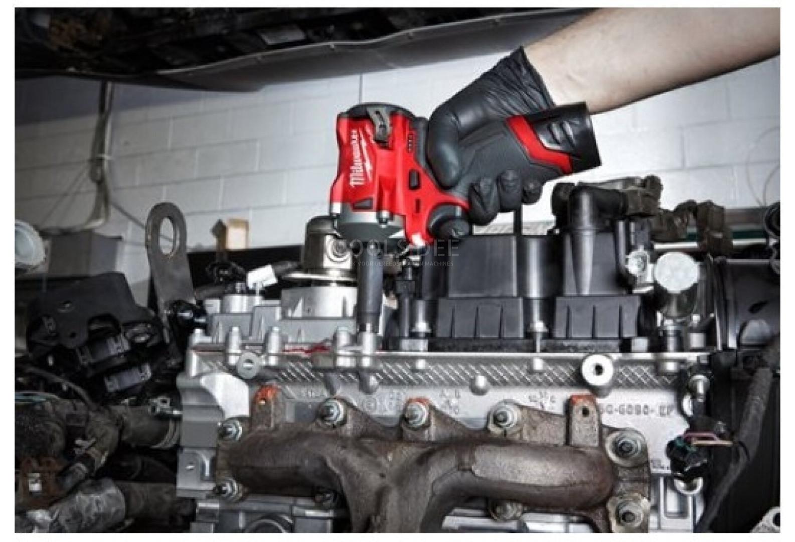 Milwaukee-akun subcompact nokkakotelo, 3/8 tommer, 12 volttia, M12FIW38-422X  Milwaukee-akun subcompact nokkakotelo, 3/8 tommer, 12 volttia, M12FIW38-422X