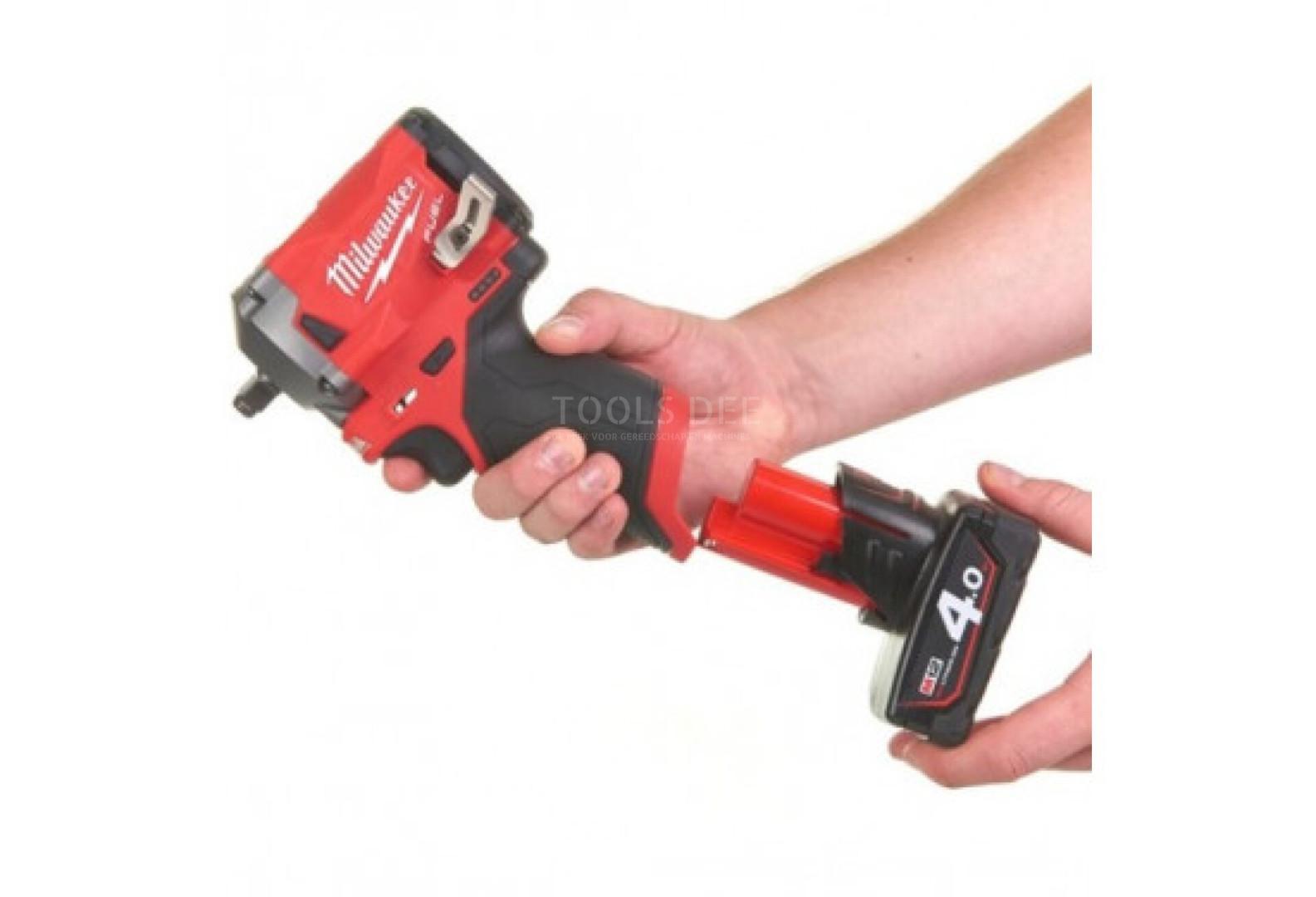 Milwaukee-akun subcompact nokkakotelo, 3/8 tommer, 12 volttia, M12FIW38-422X  Milwaukee-akun subcompact nokkakotelo, 3/8 tommer, 12 volttia, M12FIW38-422X