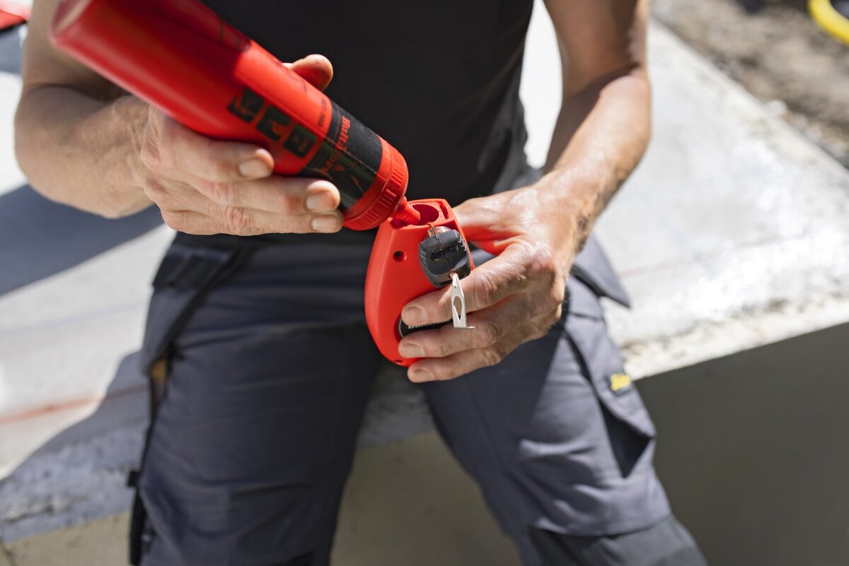 Hultafors Battle Line Chalk Red - 360 gram