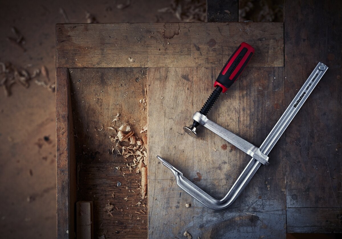 Hultafors Klebeklemme CFP 30 – mit schwenkbarem Griff