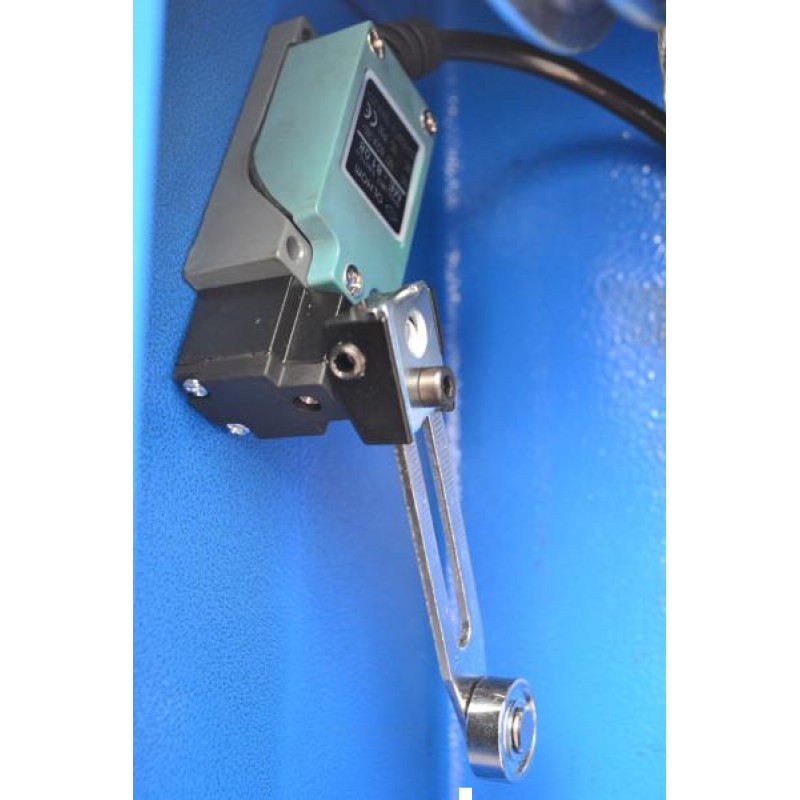 HBM Professional 2-søjlet hydraulisk lift 4 ton med elektronisk udløser HBM Professional 2-søjlet hydraulisk lift 4 ton med elektronisk udløser
