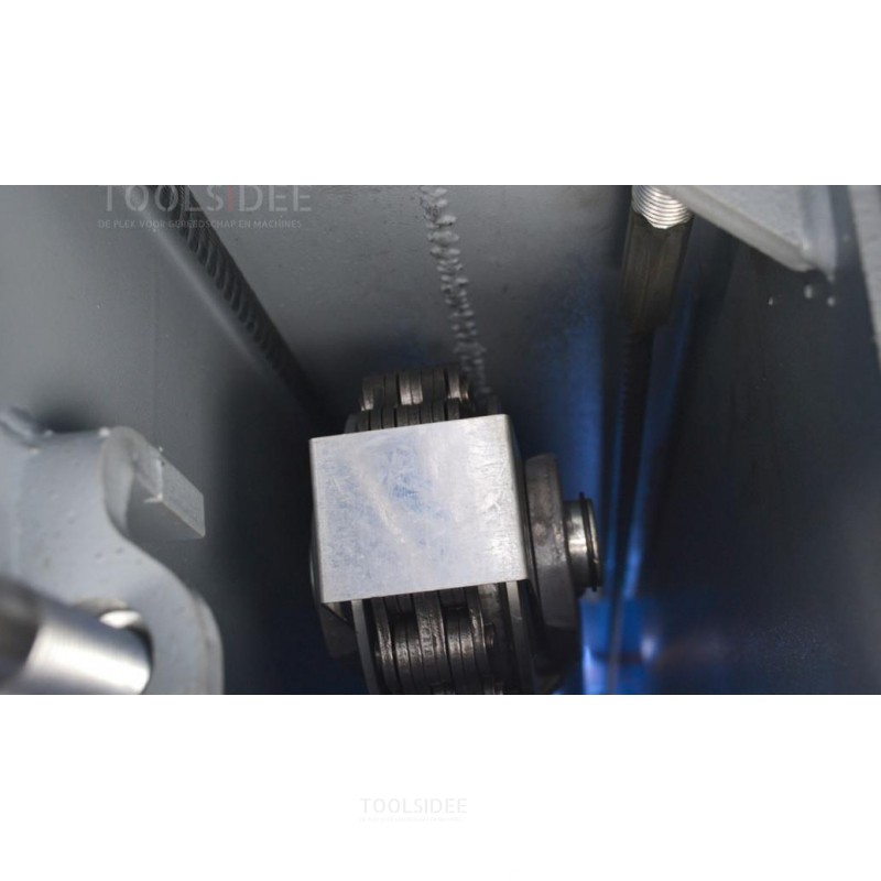 HBM Professional 2-søjlet hydraulisk lift 4 ton med elektronisk udløser HBM Professional 2-søjlet hydraulisk lift 4 ton med elektronisk udløser