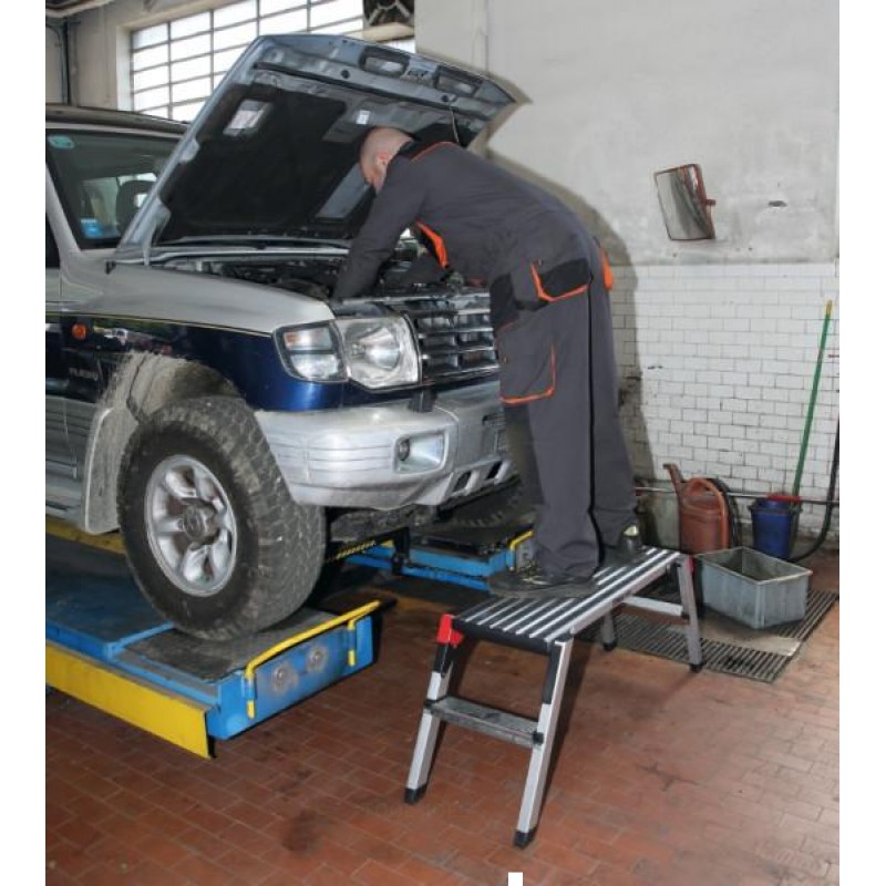 Beta aluminum step 96 x 30 x 47.5 cm Beta aluminum step 96 x 30 x 47.5 cm