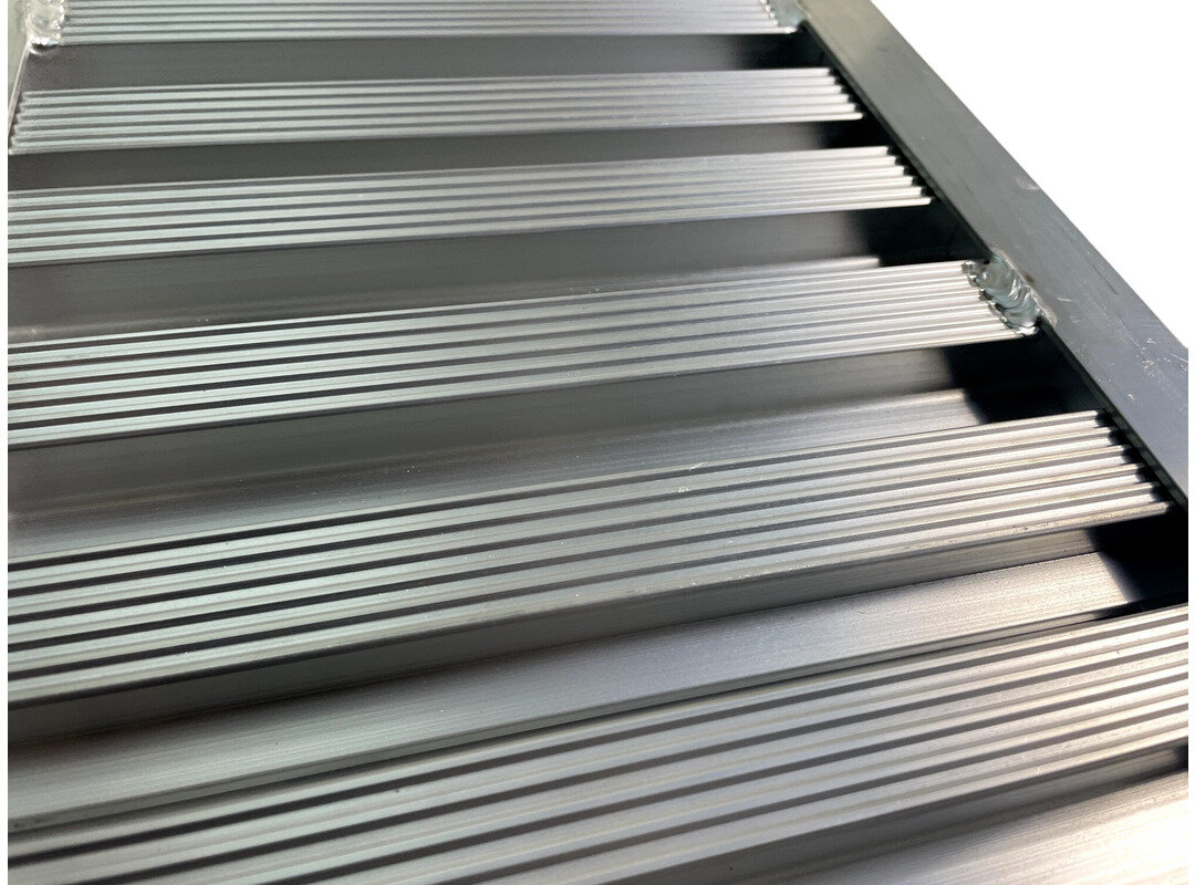 Satz kurze Alu-Rampen 3000kg 930 x 300mm Nutzbreite 240mm MW Tools