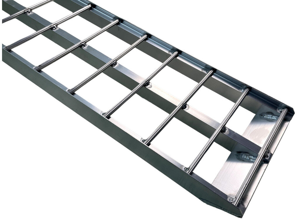 Set of open aluminum ramps, 680kg, 2230 x 280mm, foldable, usable width 275mm. MW Tools