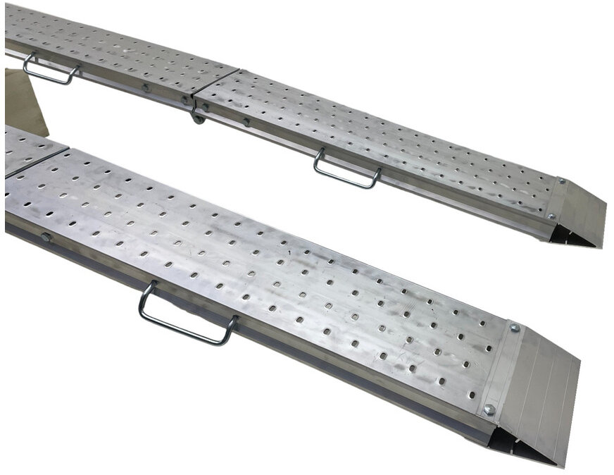 Set of aluminum ramps 1100kg 2440 x 240mm foldable usable width 220mm MW Tools Set of aluminum ramps 1100kg 2440 x 240mm foldable usable width 220mm MW Tools
