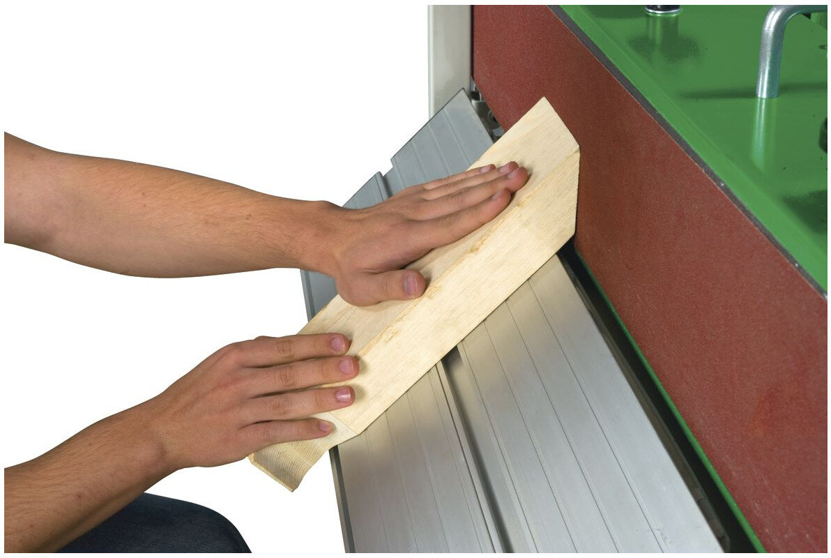 Kantsliper slipelengde 823 mm slipebånd 152x2010 mm 1,5 kW 400V Holzstar Kantsliper slipelengde 823 mm slipebånd 152x2010 mm 1,5 kW 400V Holzstar