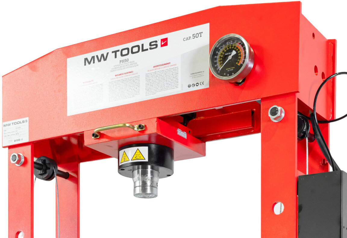 Hydraulic press 50T hand and foot control MW Tools