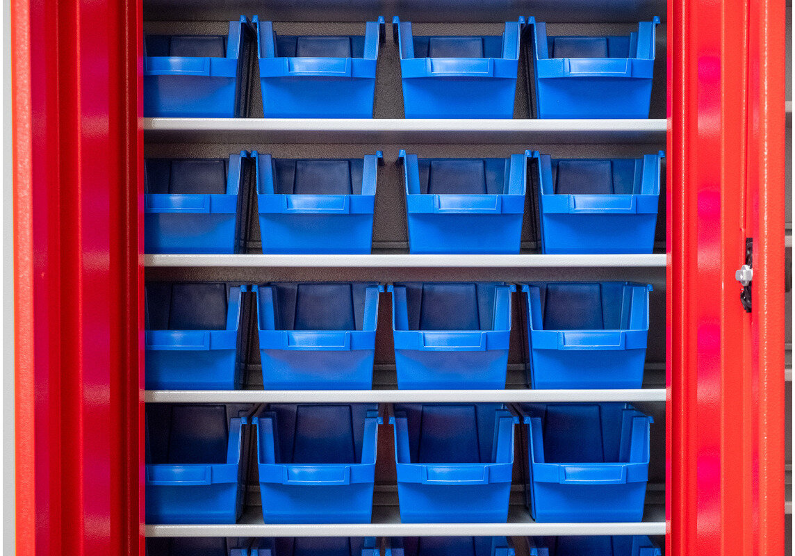 Set mit 80 Vorratsbehältern