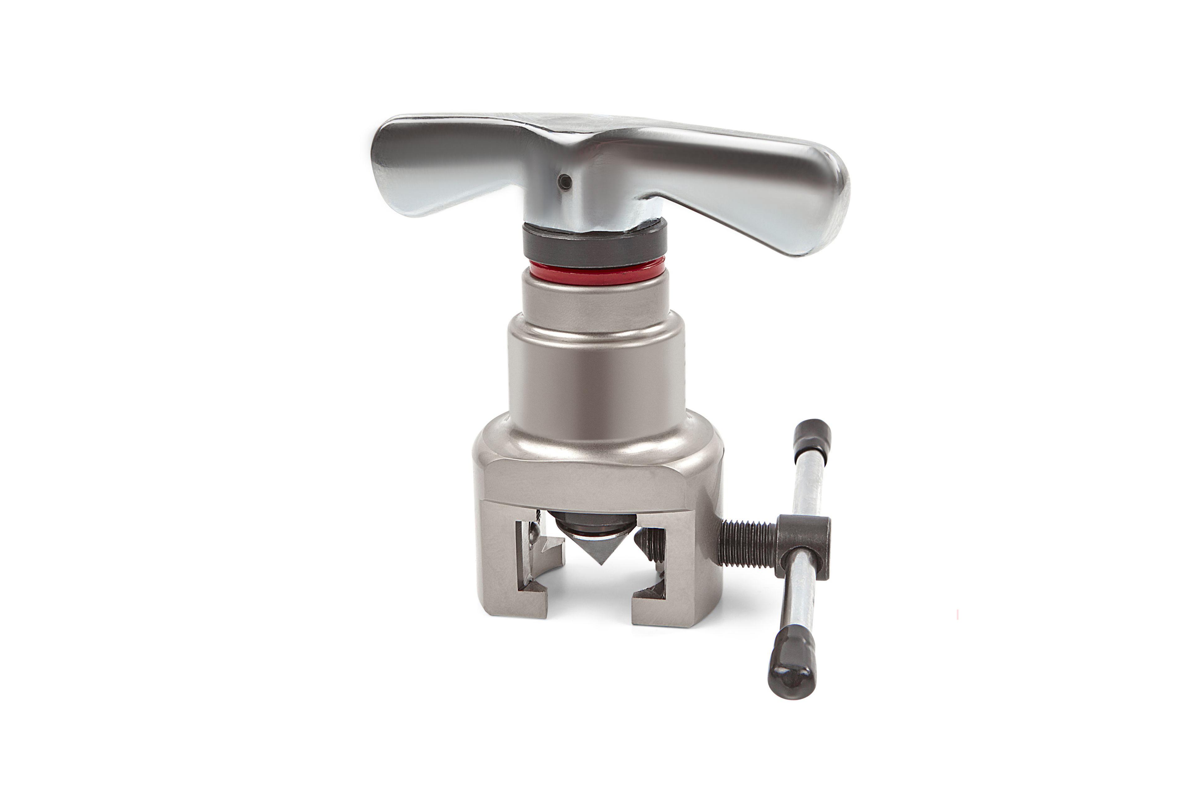HBM brake pipe flaring set with tube cutter - black.