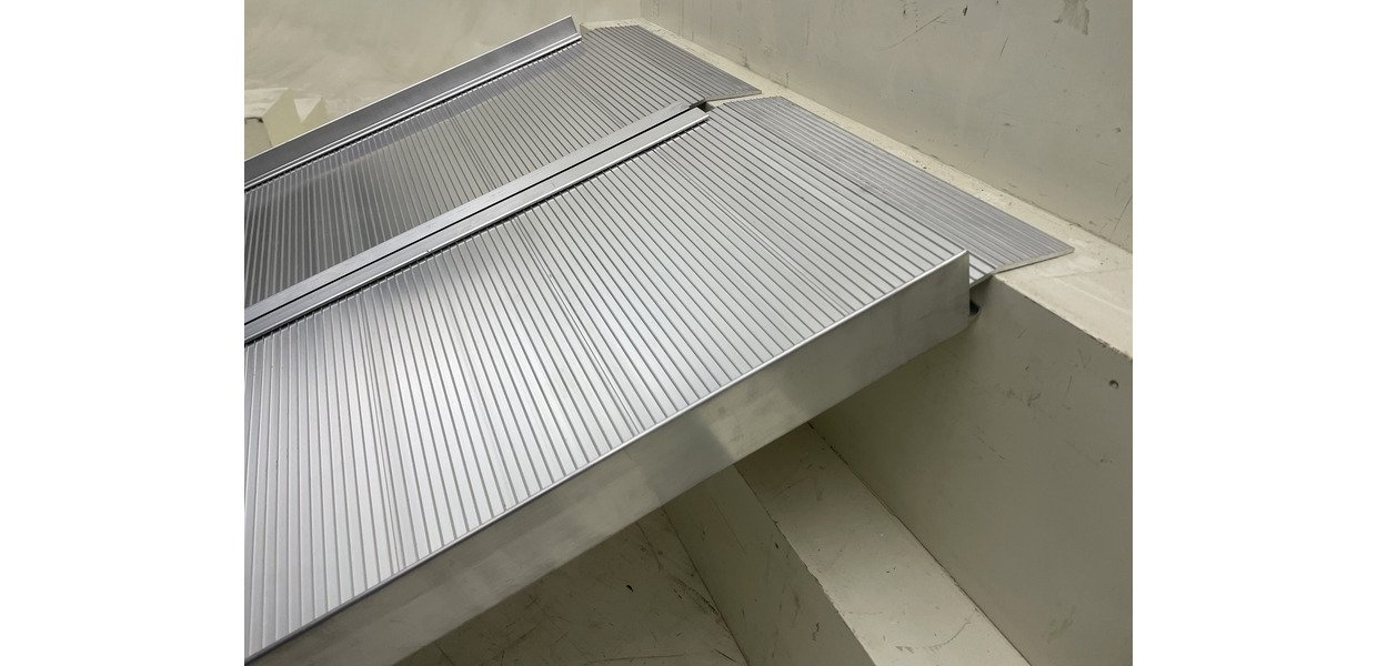 Aluminiumsrampe 400 kg længde 900 mm x bredde 760 mm foldbar MW Tools