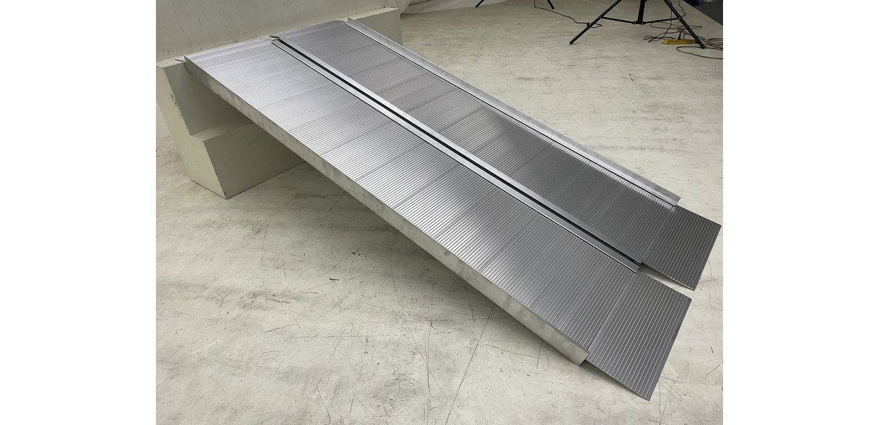 Aluminiumsrampe 400 kg længde 1500 mm x bredde 760 mm foldbar MW Tools