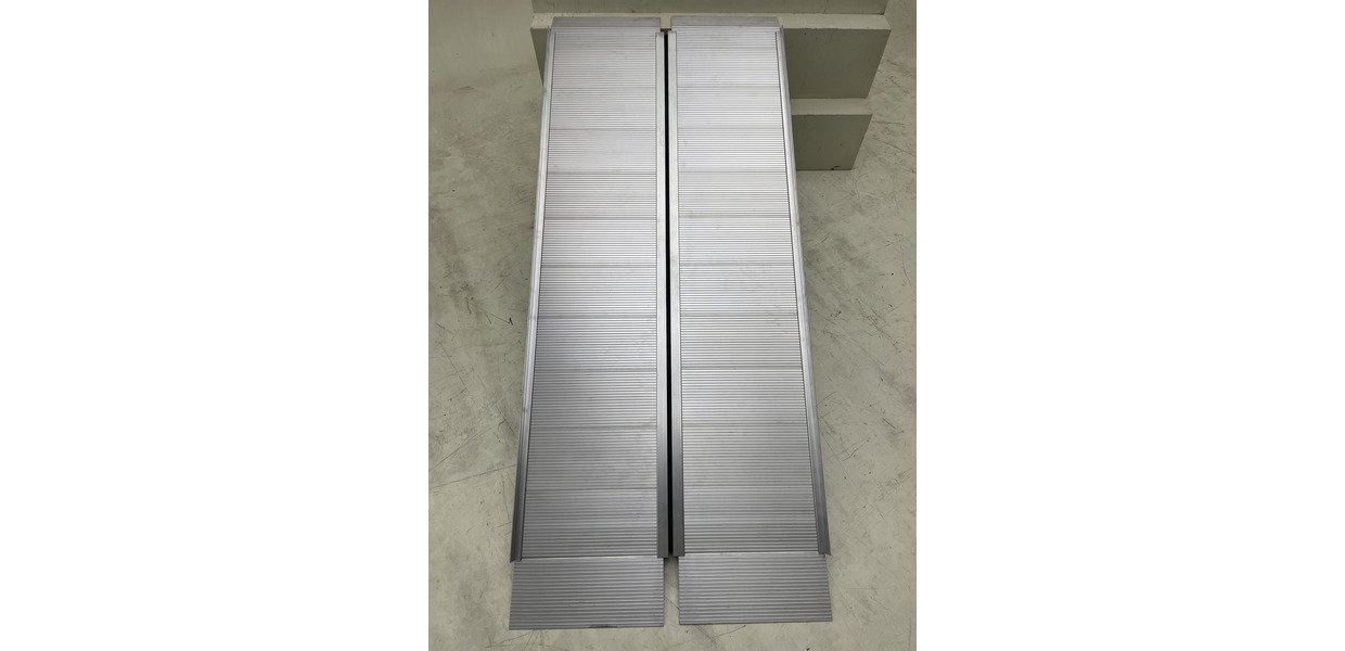 Aluminiumsrampe 400 kg længde 1800 mm x bredde 760 mm foldbar MW Tools