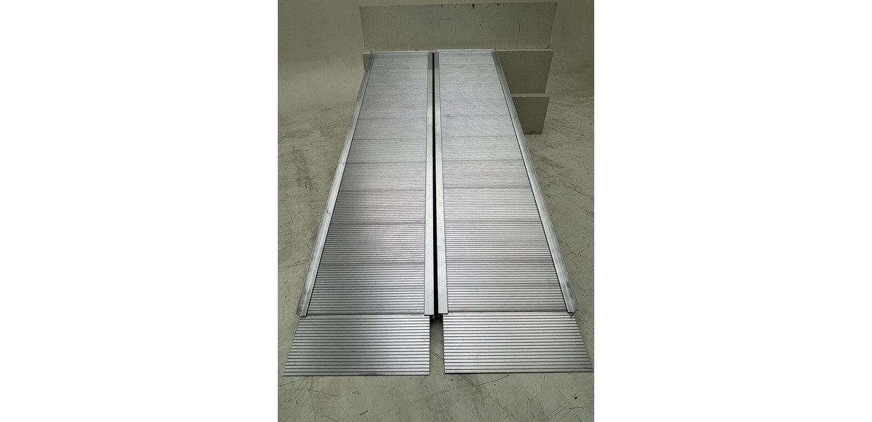 Aluminiumsrampe 400 kg længde 1800 mm x bredde 760 mm foldbar MW Tools