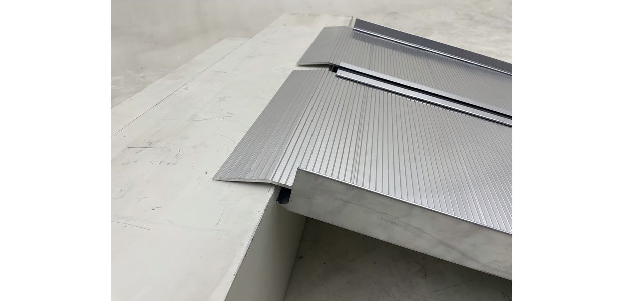Aluminiumsrampe 400 kg længde 1800 mm x bredde 760 mm foldbar MW Tools