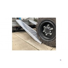 Sæt med faste aluminiumsramper 1700 kg 2496 x 310 mm brugbar bredde 250 mm MW Tools