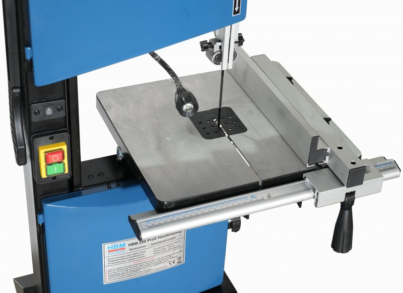 HBM hout lintzaag 250 mm, 375 W, 230 V, kantelbaar, verlichting, 800 m/min, 150 mm snijbereik, stofzuigeraansluiting