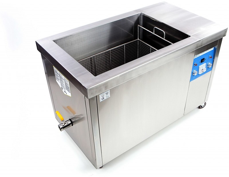 HBM Industriel Ultralydrenser 120 liter 1200 W 30 transducere 230 V 110 °C med afløb.