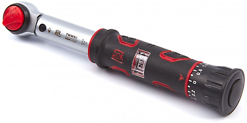 AOK 1/4 inch momentsleutel 1-5 Nm analoog met opbergkoffer
