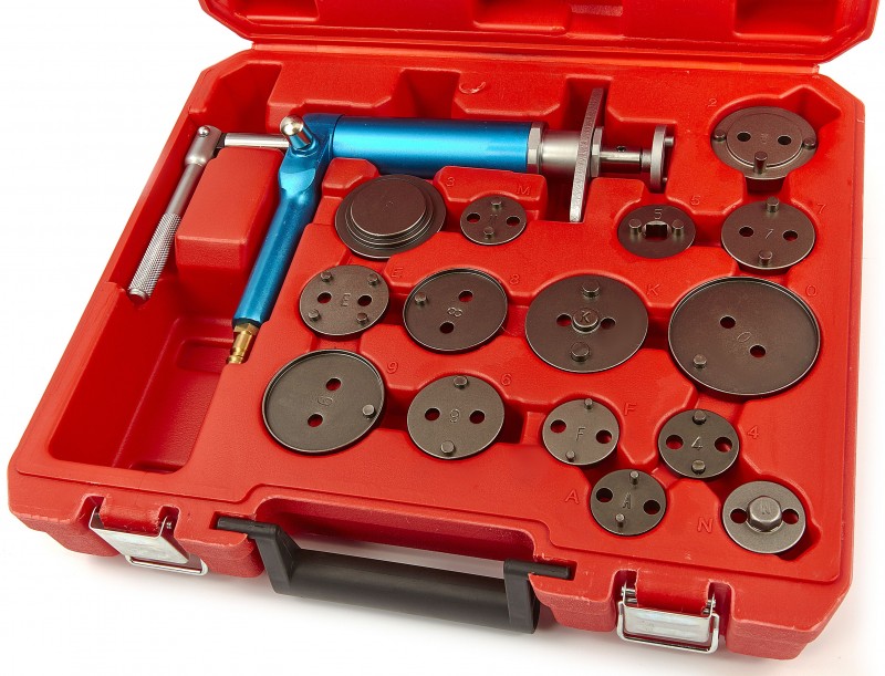HBM Pneumatische Remzuiger Terugstelset 16-delig met Opbergkoffer 3,2 kg HBM Pneumatische Remzuiger Terugstelset 16-delig met Opbergkoffer 3,2 kg