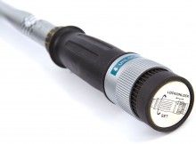 AOK 3/8 inch momentsleutel 20-110 Nm analoog met opbergkoffer
