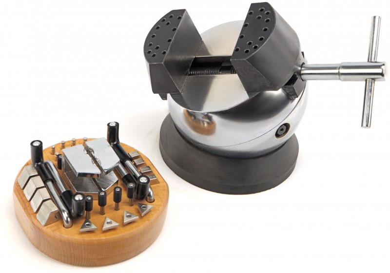 HBM Graveerkogel 125 mm met 34-delige Klemmenset HBM Graveerkogel 125 mm met 34-delige Klemmenset