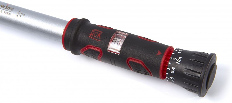 AOK 1/4 inch momentsleutel 6-30 Nm, 25 cm, nauwkeurigheid 4%, inclusief opbergkoffer AOK 1/4 inch momentsleutel 6-30 Nm, 25 cm, nauwkeurigheid 4%, inclusief opbergkoffer