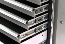 HBM verrijdbare werkbank 136 cm met 7 laden, deur, kastenwand, achterwand en accessoires, grijs