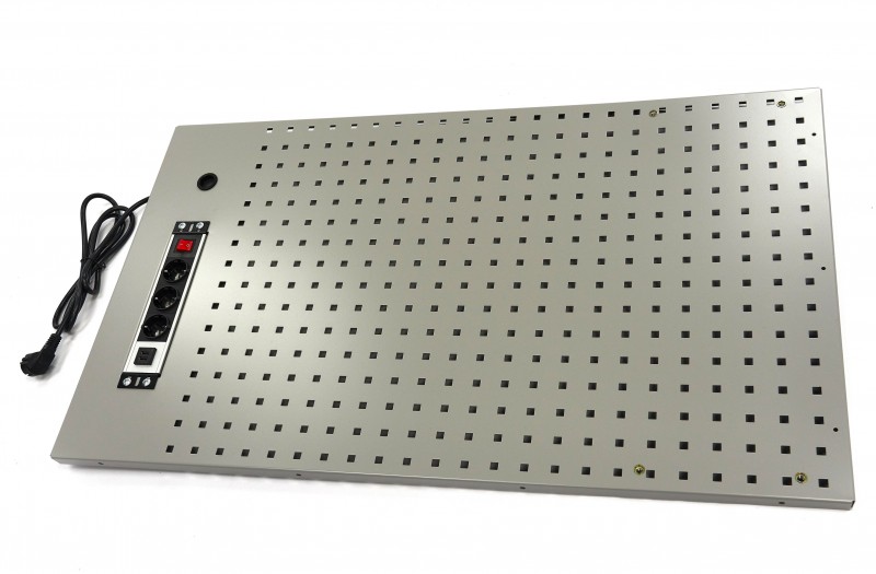 HBM gereedschapsbord 105 x 61 cm met stekkerdoos voor werkplaatsinrichting