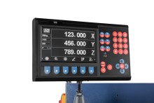 HBM metaaldraaibank 360 x 1000 DRO 230 V met koelinstallatie en verlichting
