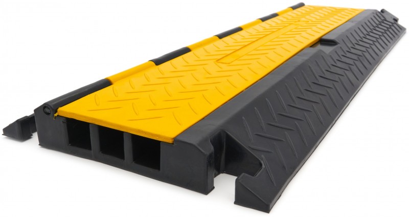 HBM 90 cm kabelbro/kabelkanal med klap, 3 kanaler, gummi, max. belastning 9 t, kabeltykkelse 2,5 cm. HBM 90 cm kabelbro/kabelkanal med klap, 3 kanaler, gummi, max. belastning 9 t, kabeltykkelse 2,5 cm.